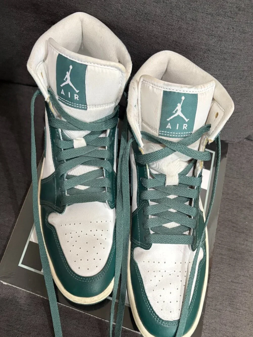 Nike Air Jordan 1 Women Mid-sneaker with two-tone white and dark green leather S